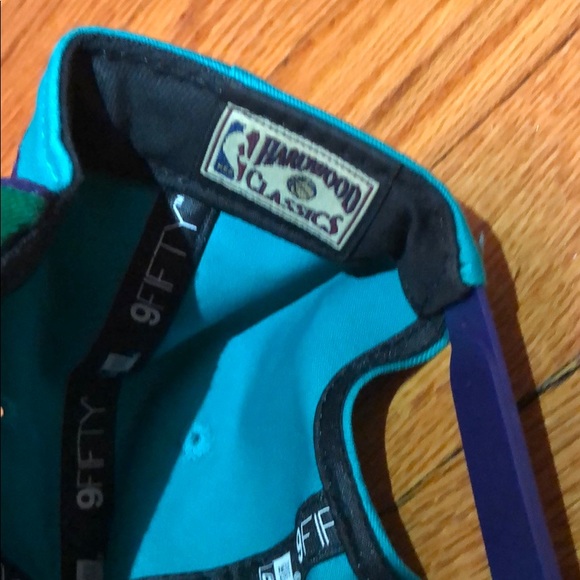 New Era Charlotte Hornets Strap-Back - Picture 6 of 8